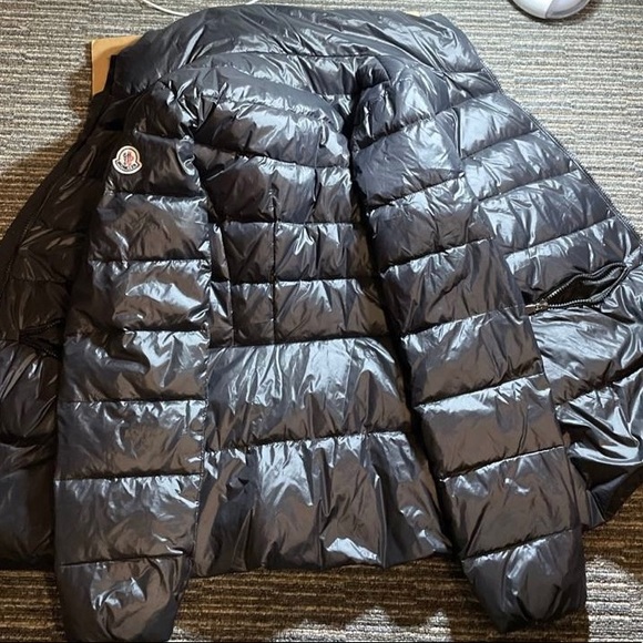 Authentic Moncler short down jacket - Picture 1 of 6